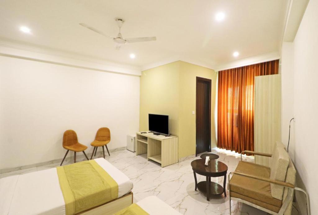 Hotel Almora Sky Near By Delhi International Airport With - Free Airport Pickup And Drop New Delhi Exterior foto