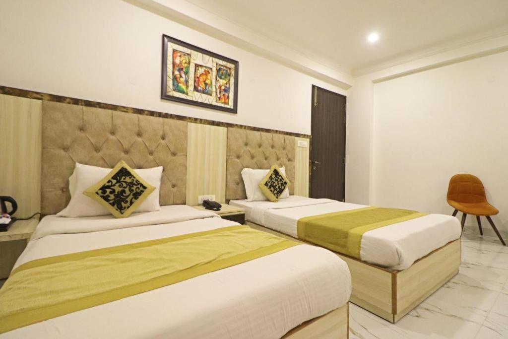 Hotel Almora Sky Near By Delhi International Airport With - Free Airport Pickup And Drop New Delhi Exterior foto