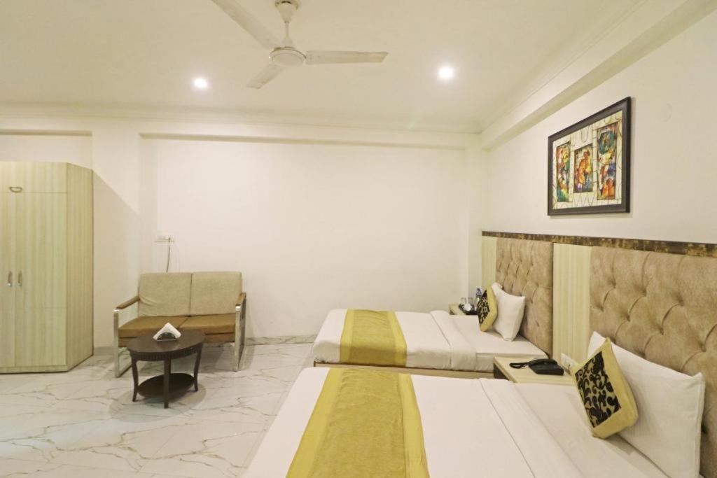 Hotel Almora Sky Near By Delhi International Airport With - Free Airport Pickup And Drop New Delhi Exterior foto