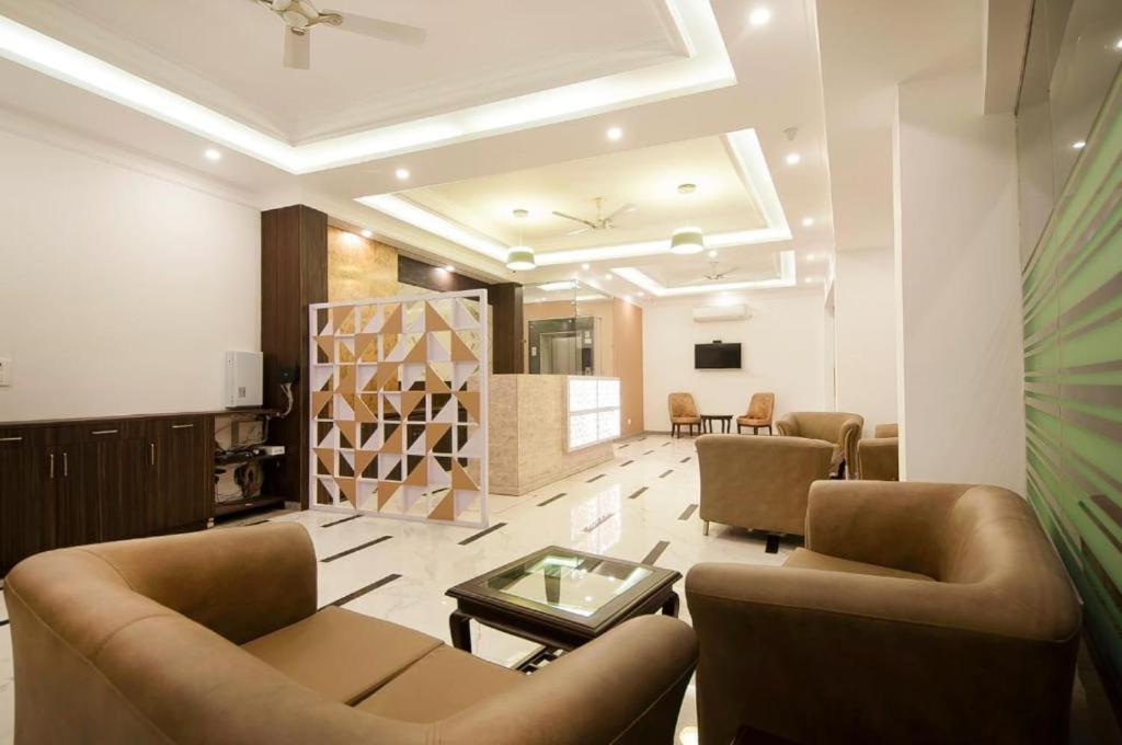 Hotel Almora Sky Near By Delhi International Airport With - Free Airport Pickup And Drop New Delhi Exterior foto