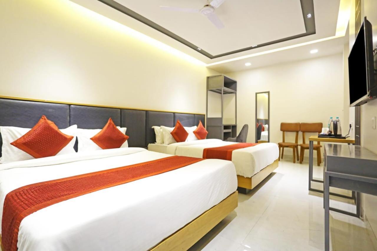 Hotel Almora Sky Near By Delhi International Airport With - Free Airport Pickup And Drop New Delhi Exterior foto