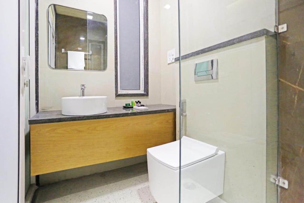 Hotel Almora Sky Near By Delhi International Airport With - Free Airport Pickup And Drop New Delhi Exterior foto