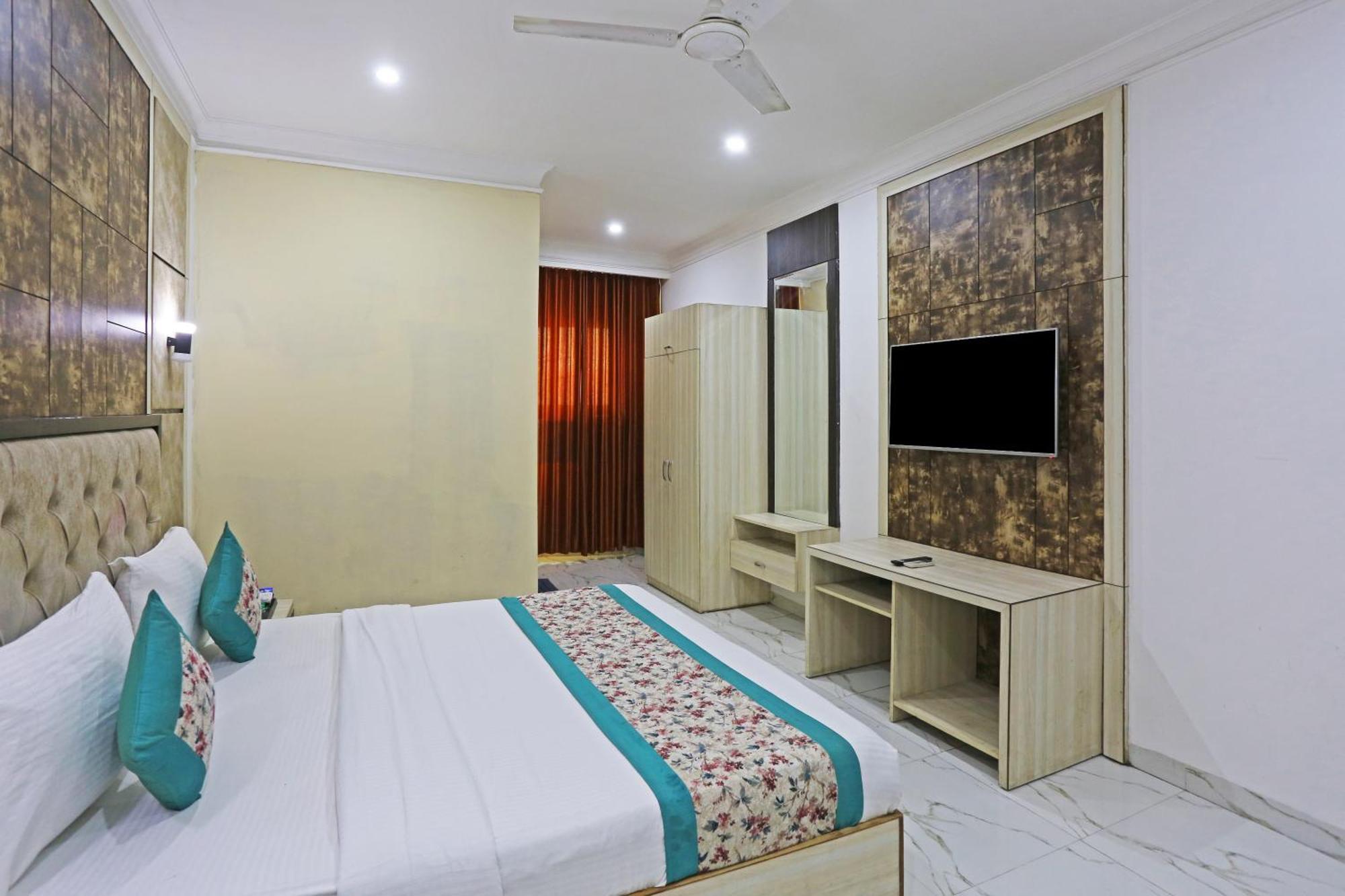 Hotel Almora Sky Near By Delhi International Airport With - Free Airport Pickup And Drop New Delhi Exterior foto