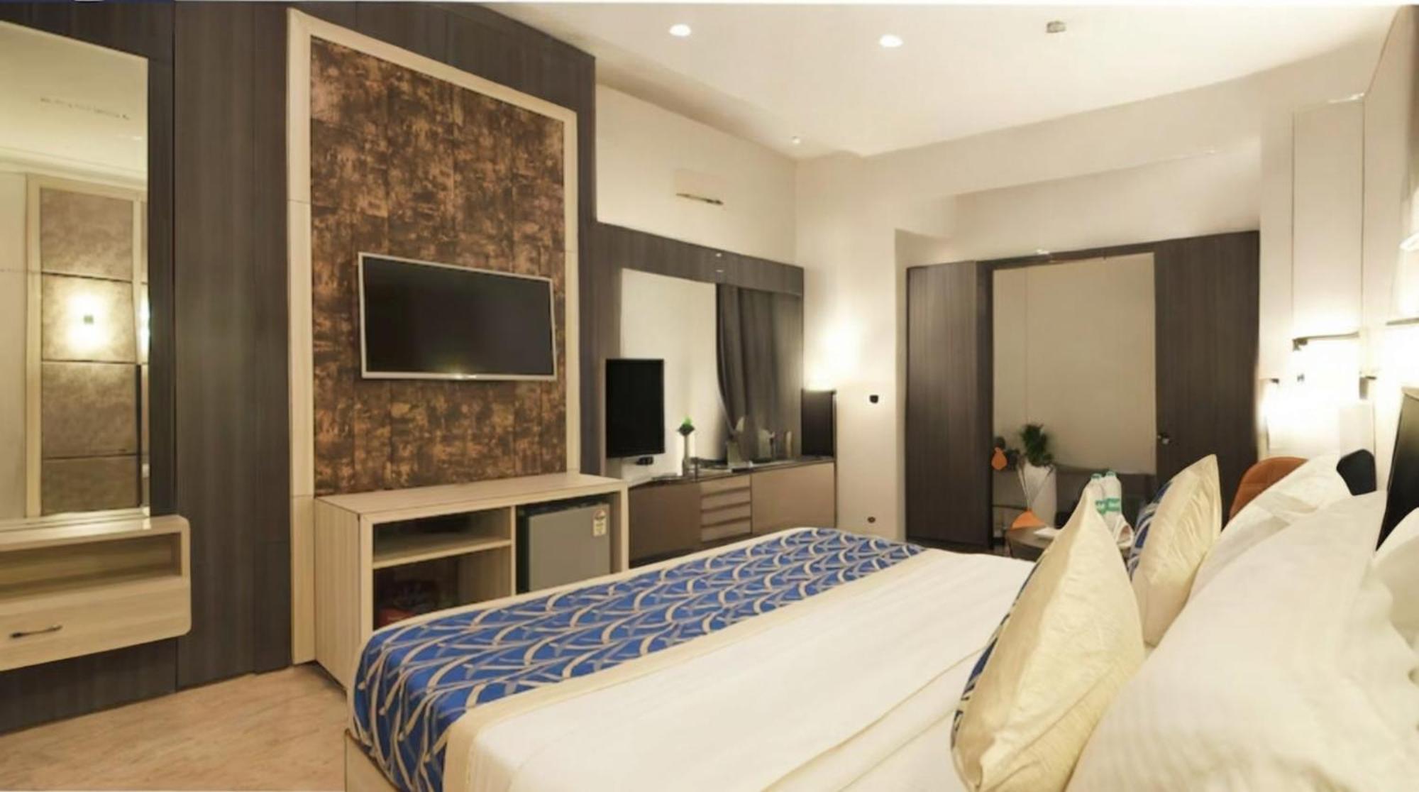 Hotel Almora Sky Near By Delhi International Airport With - Free Airport Pickup And Drop New Delhi Exterior foto